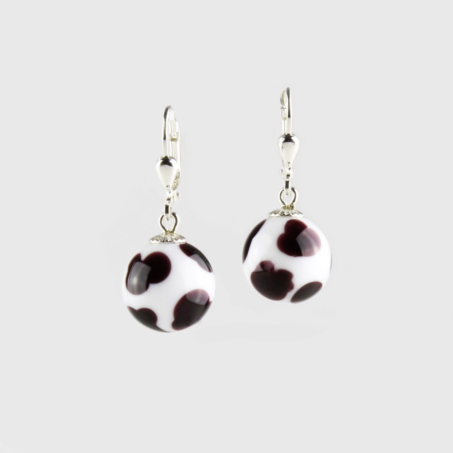Boucles d'oreilles boule blanc/noir marbré