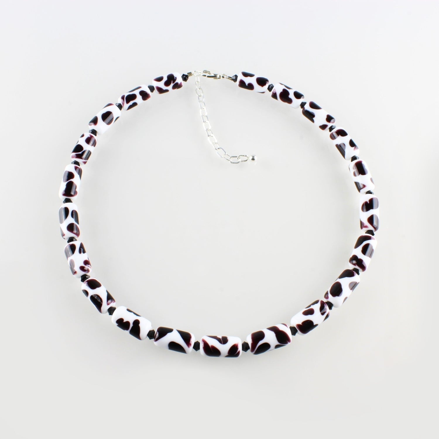 Necklace marbled white/black