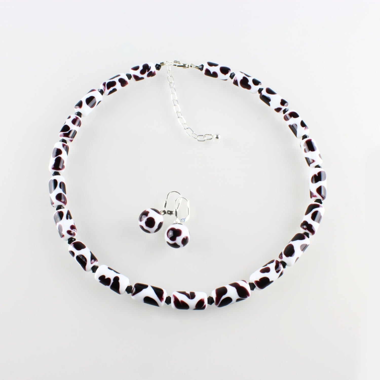 Necklace marbled white/black