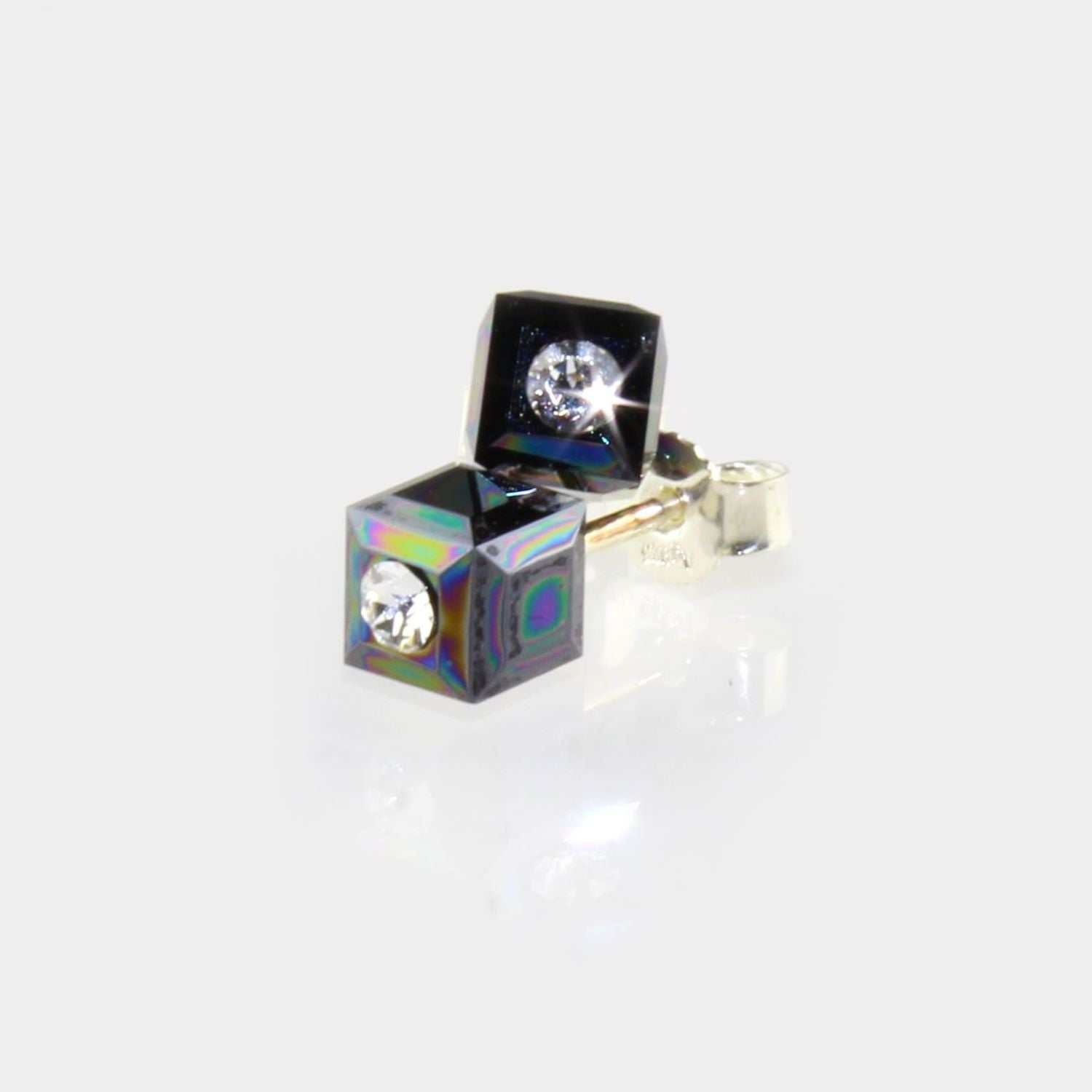 Orecchini a perno cubo in cristallo colorato