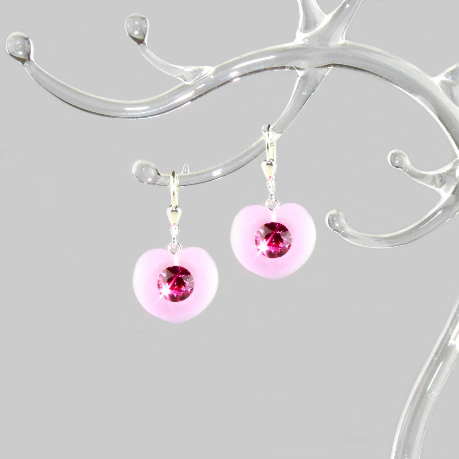 Orecchini a cuore con rosa di cristallo