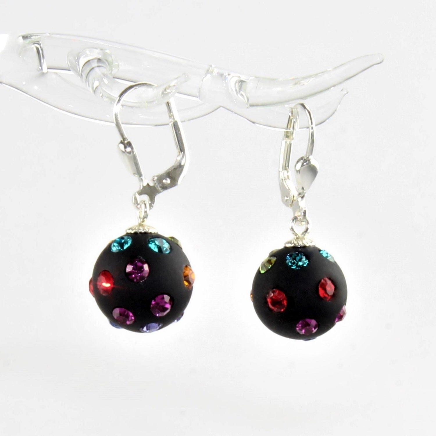 Boucles d'oreilles boule noire, arc-en-ciel mat avec cristaux