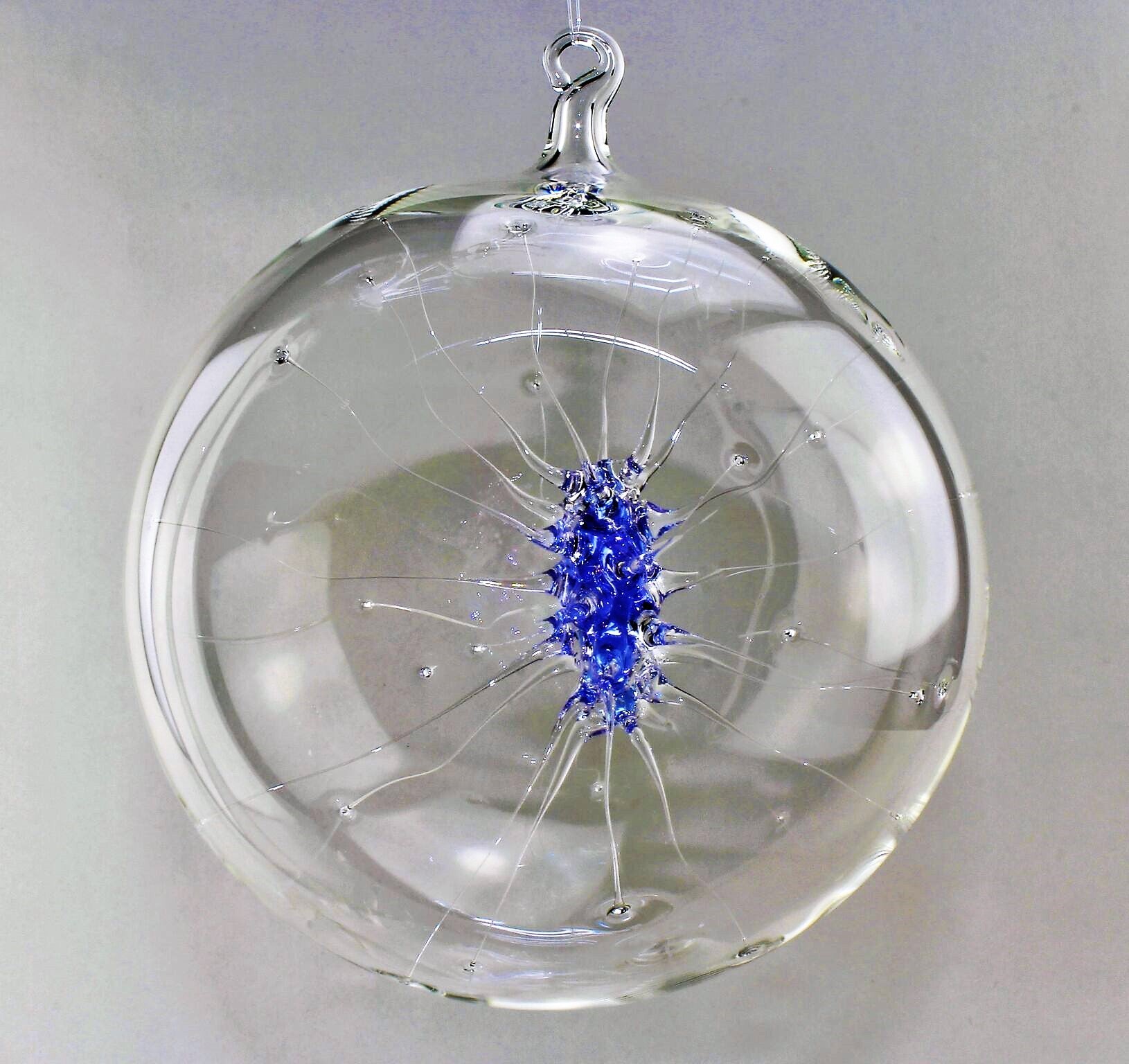 Boule d'araignée bleue