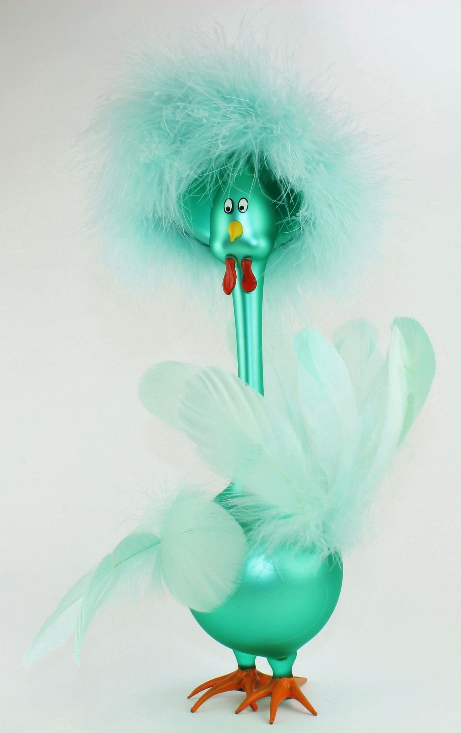 "Missis Dafne" Dinde avec chapeau, boa et plumes, malachite