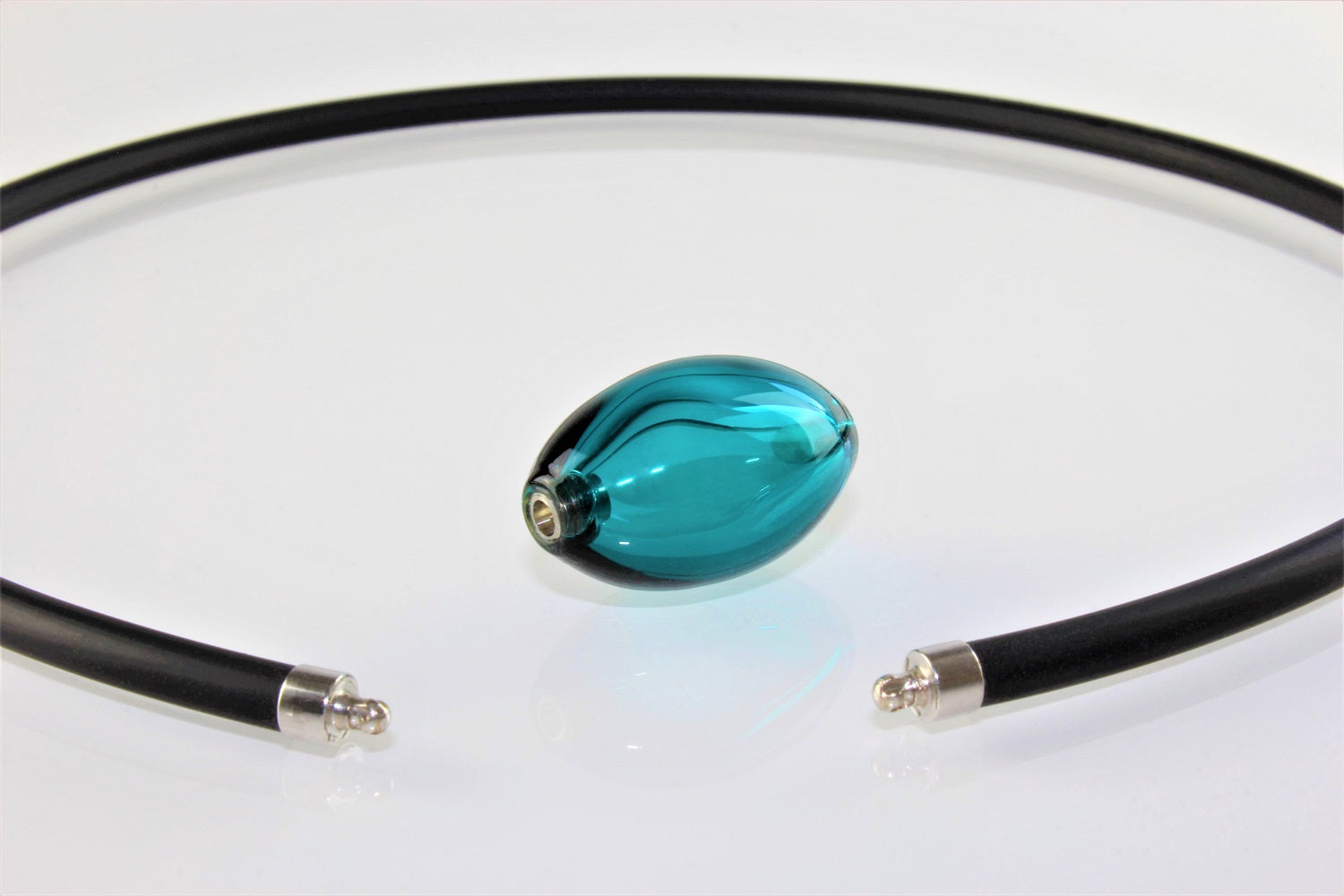 Chiusura intercambiabile, blu turchese trasparente, oro bianco 750, vetro borosilicato 3,3 Duran, Viton nero