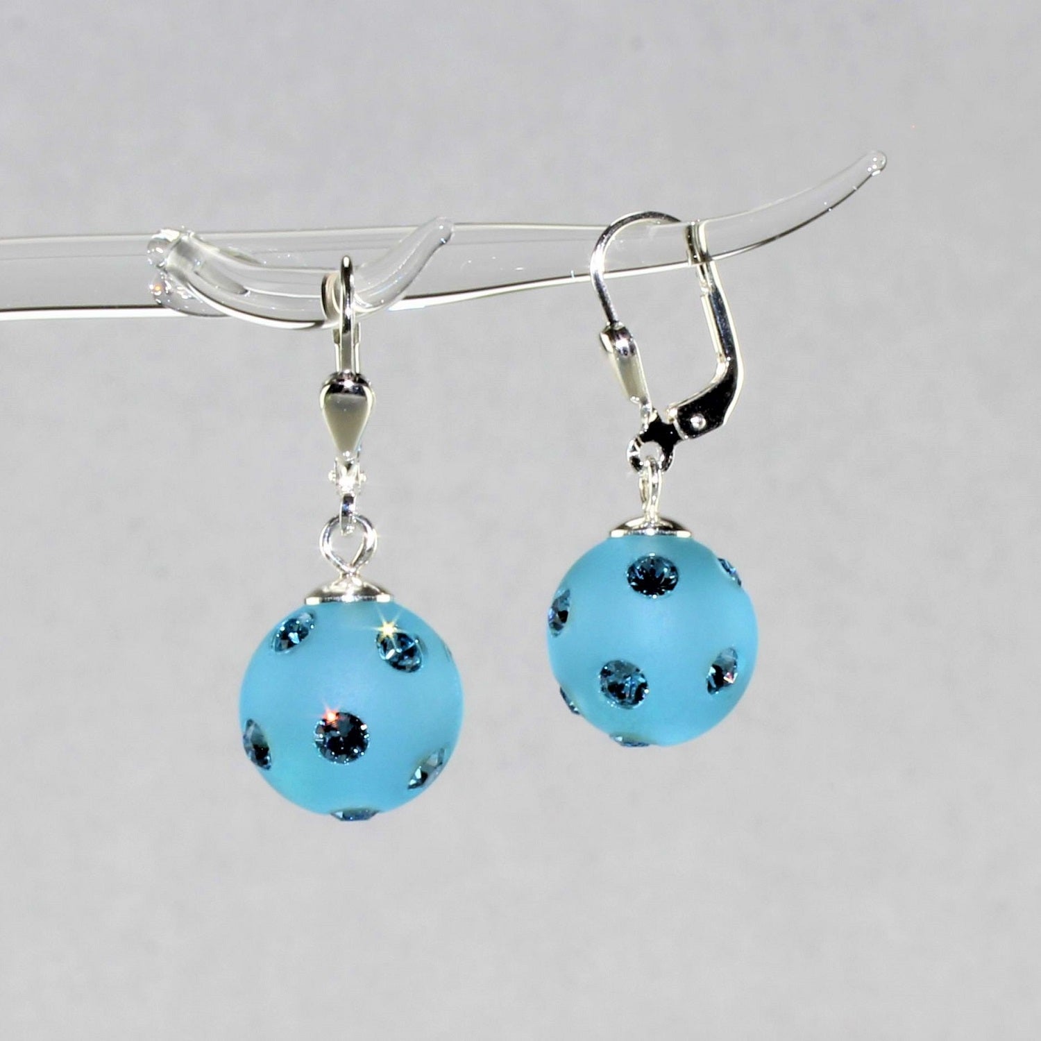 Boucles d'oreilles boule, bleu ciel mat avec cristaux, argent 925/000 rhodié