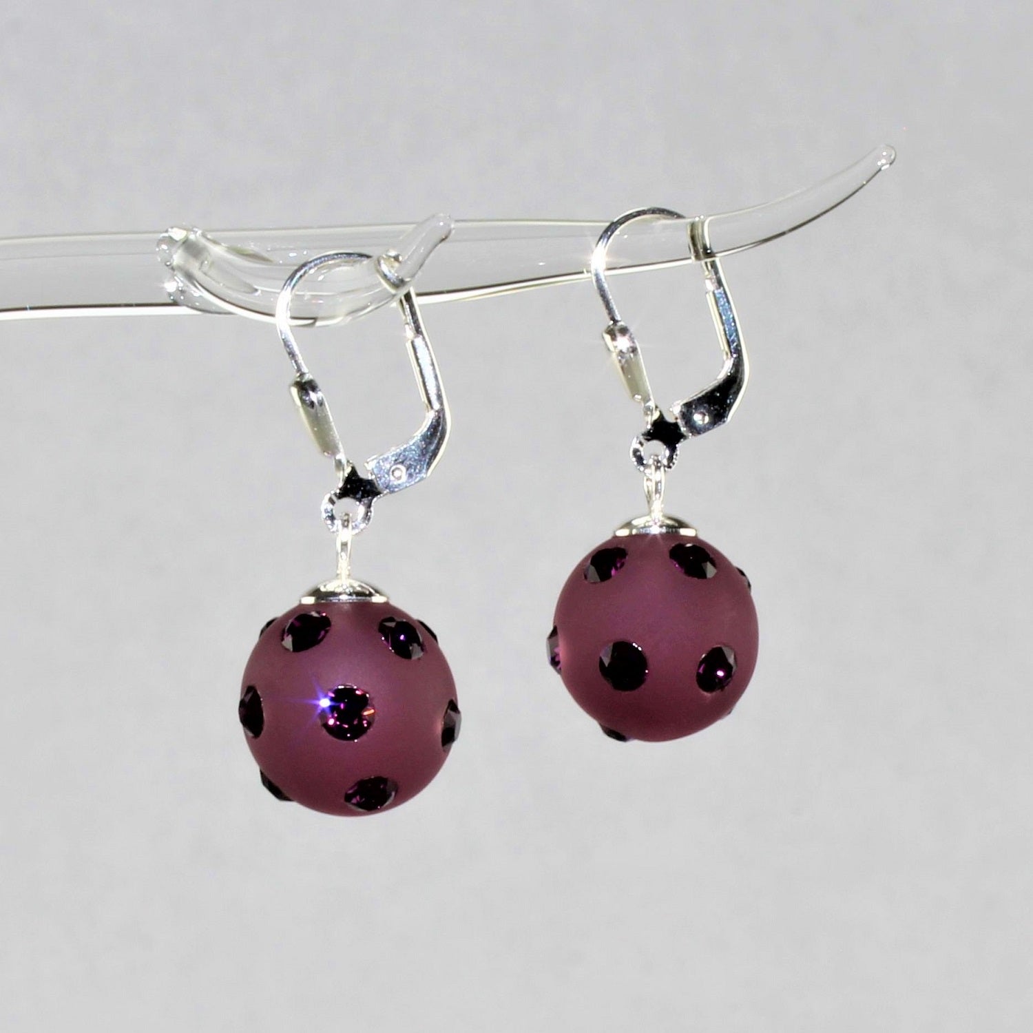 Boucles d'oreilles boule, améthyste mate avec cristaux, argent 925/000 rhodié