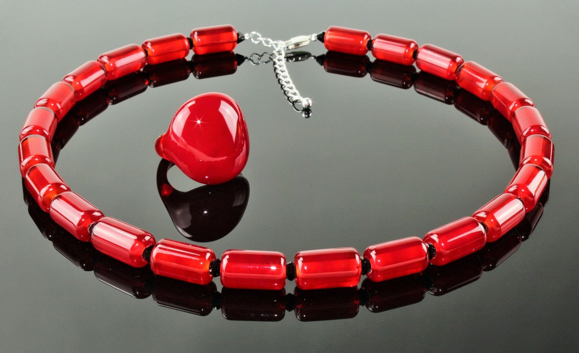 Emma" necklace cherry red