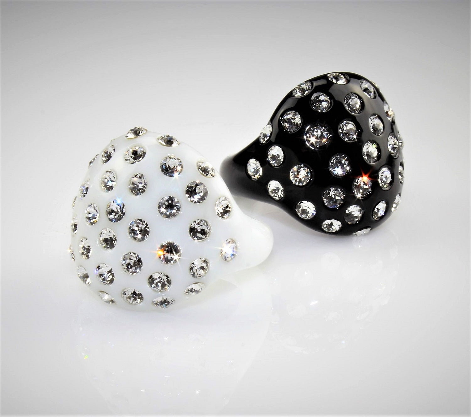 Bague "Charlotte" blanche et noire