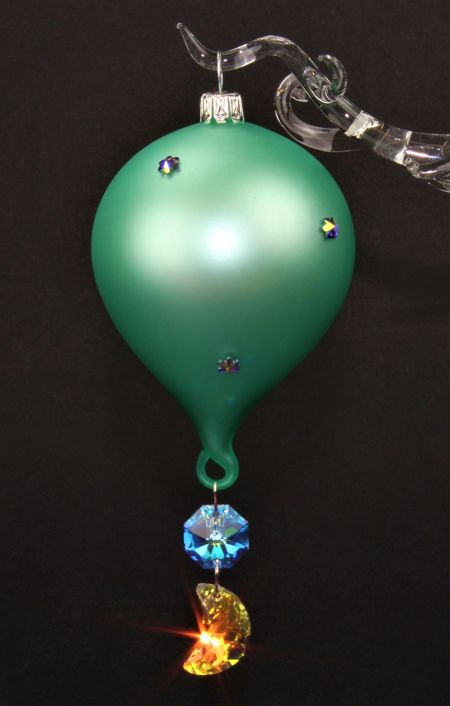 Christmas Ornaments mit Kristallen in verschiedenen Farben