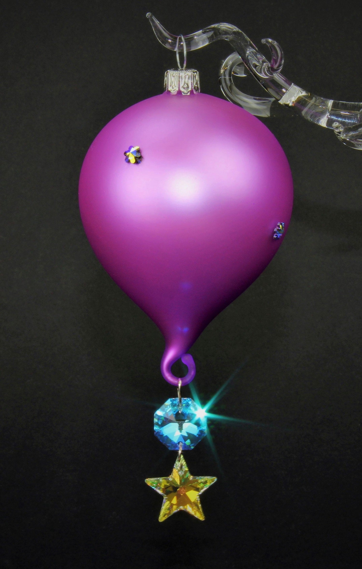 Christmas Ornaments mit Kristallen in verschiedenen Farben