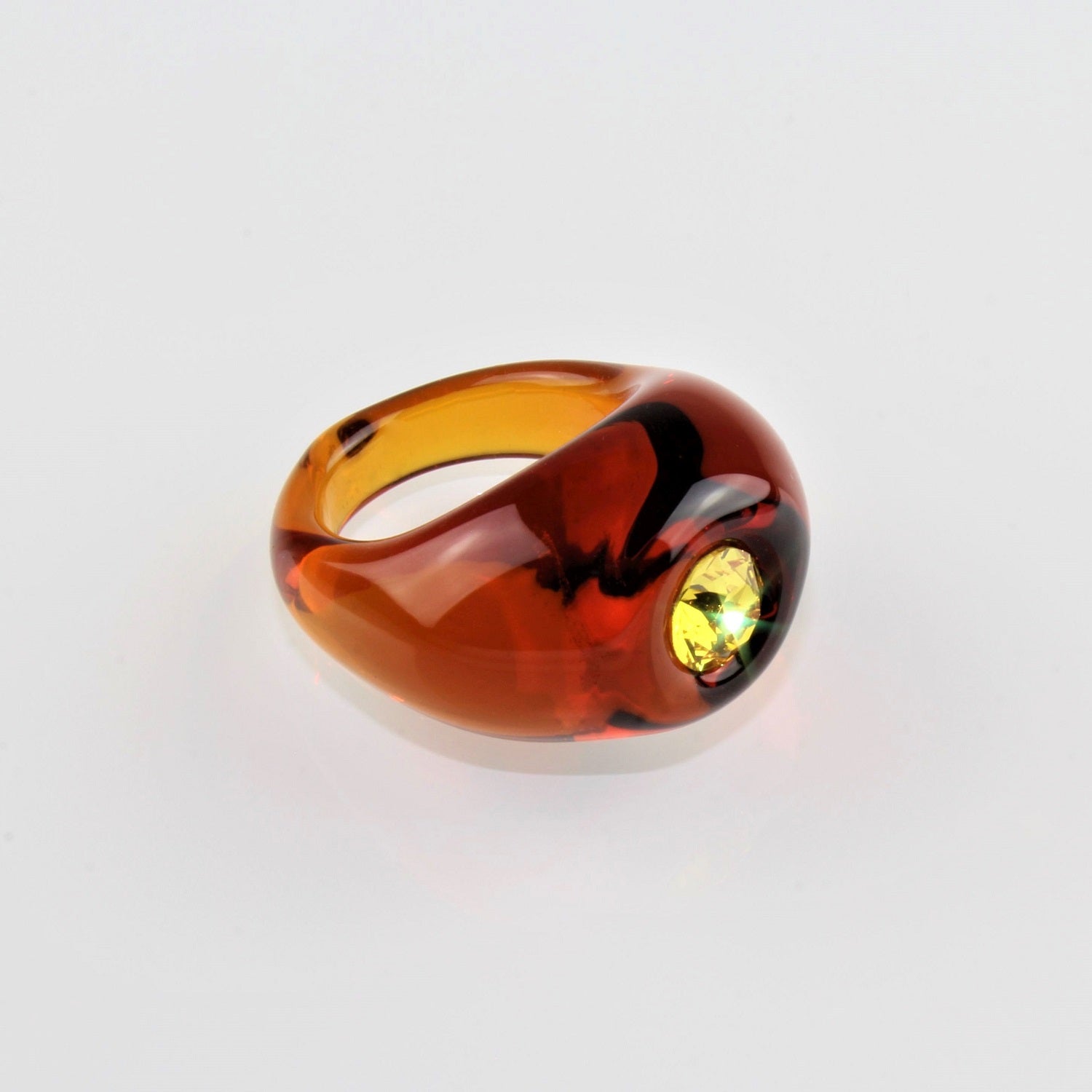 Anello "Solitaire" ambra scuro
