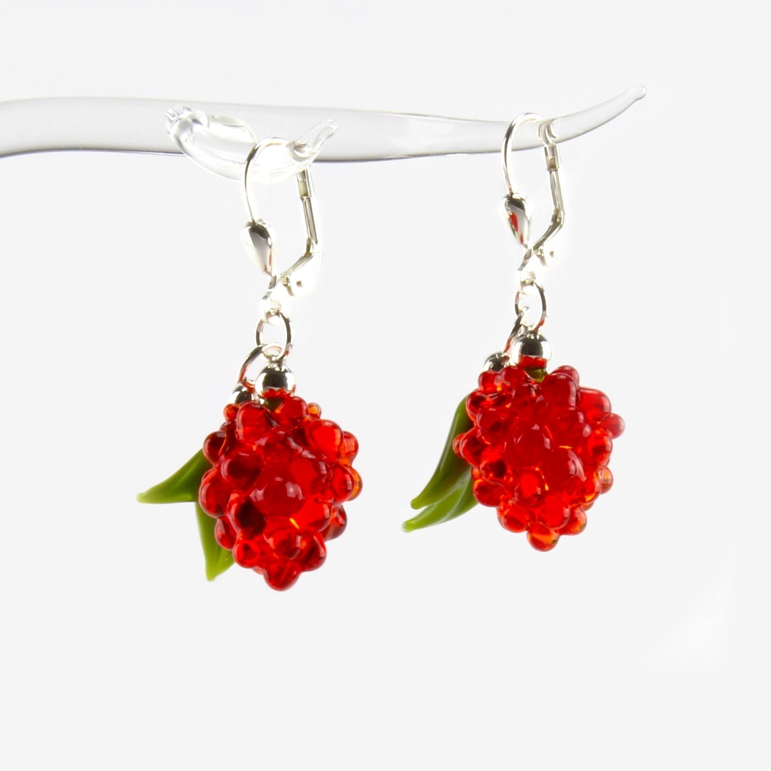 Orecchini di frutta con lamponi