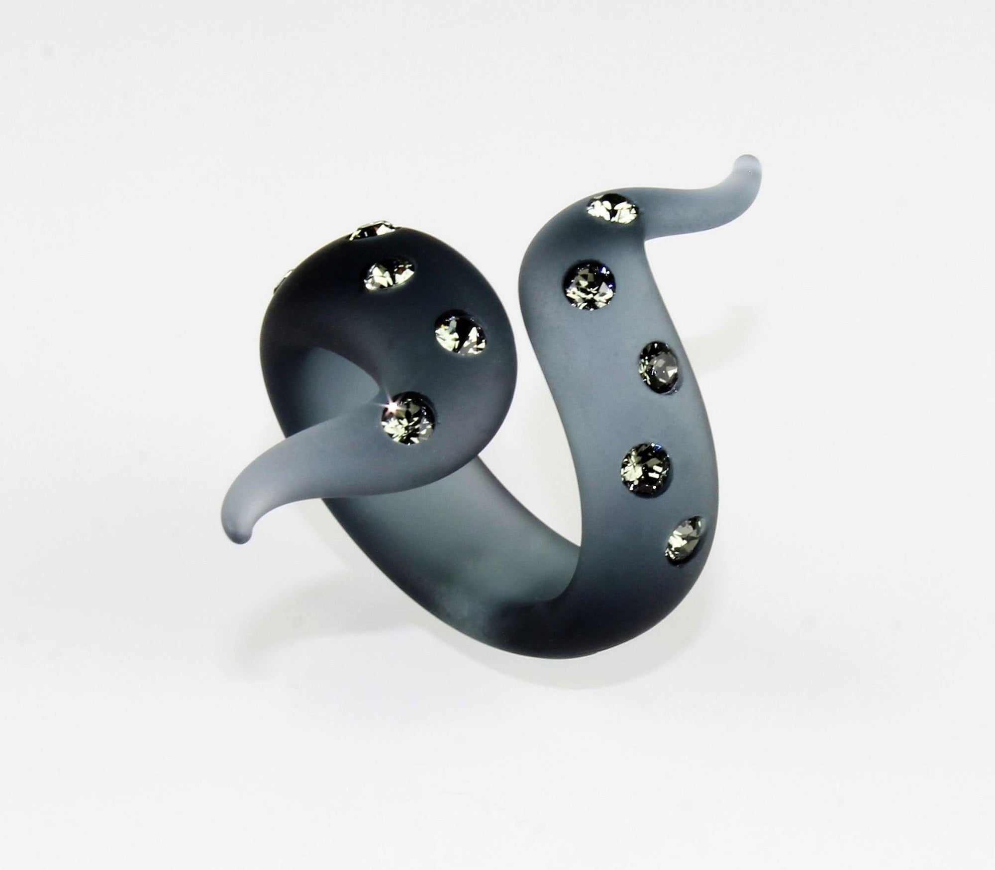 Spiral Ring "Amelia" Graphit ,mit Steinen besetzt, mattiert