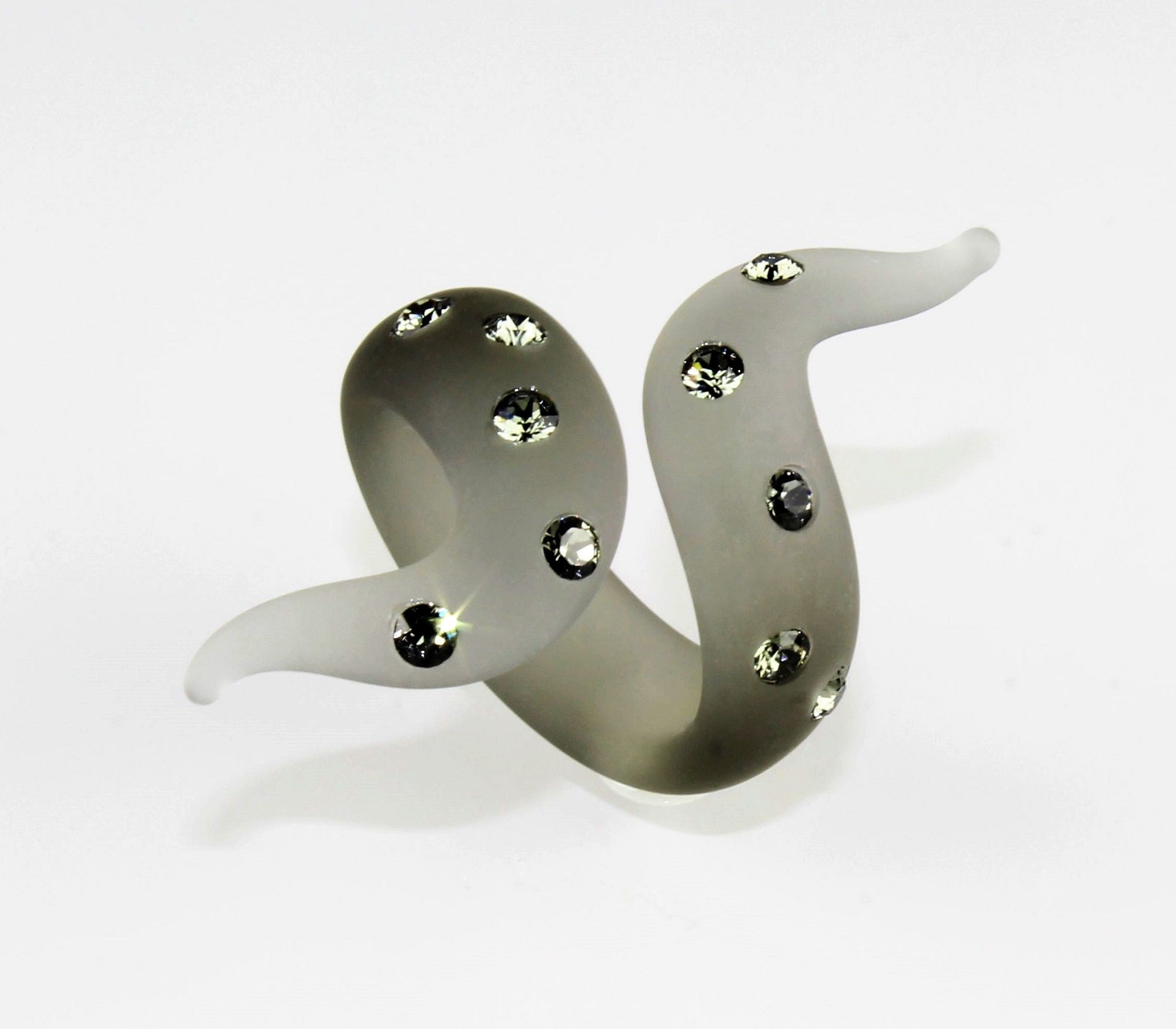 Bague spirale "Amelia" Grise, sertie de pierres, mate