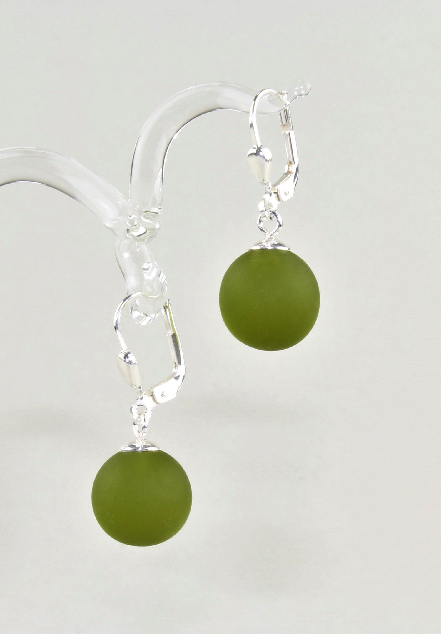 Boucles d'oreilles Boule colorée mate , Borosilicate , Argent 925 / 000 rhodié