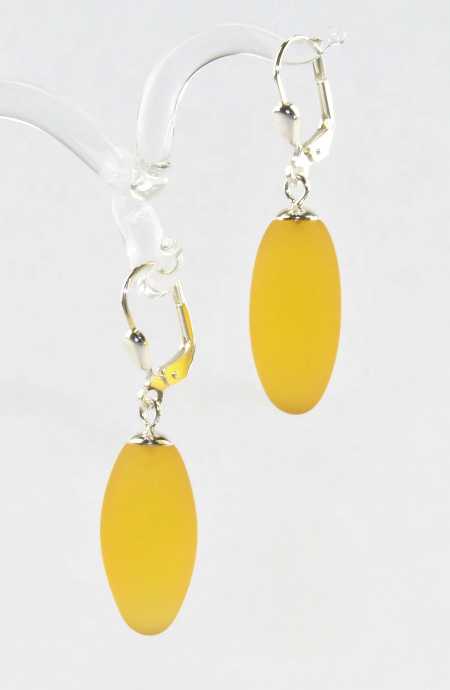 Orecchini "Olive" opachi, vetro borosilicato, argento 925/000 rodiato