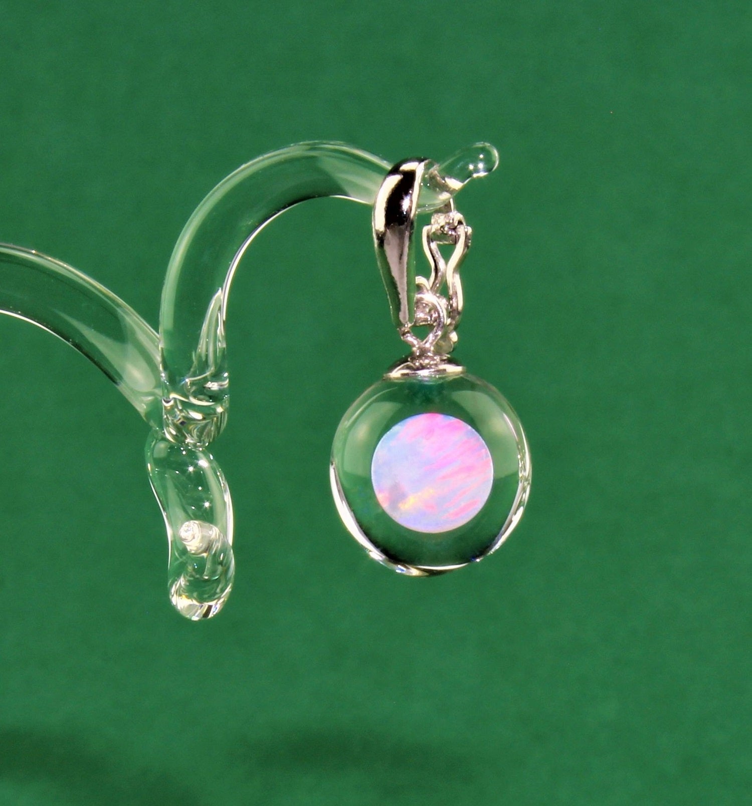 Ciondolo opale rosa, D 12 mm. Argento 925/000 placcato in rodio