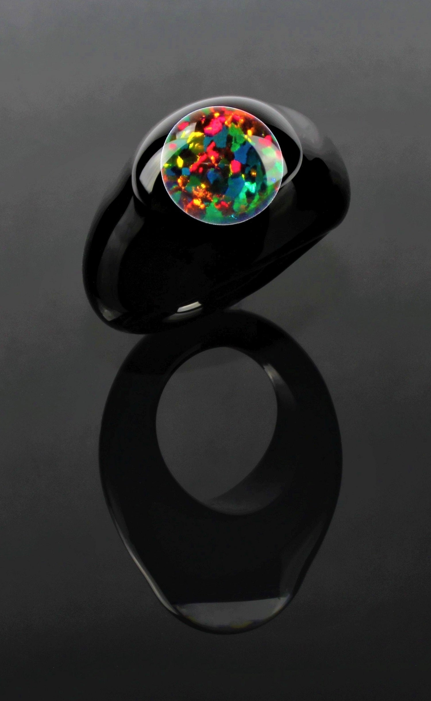 Ring "fire the earth" , schwarzer Opal, Durchmesser 15 mm , schwarzes Borosilikat