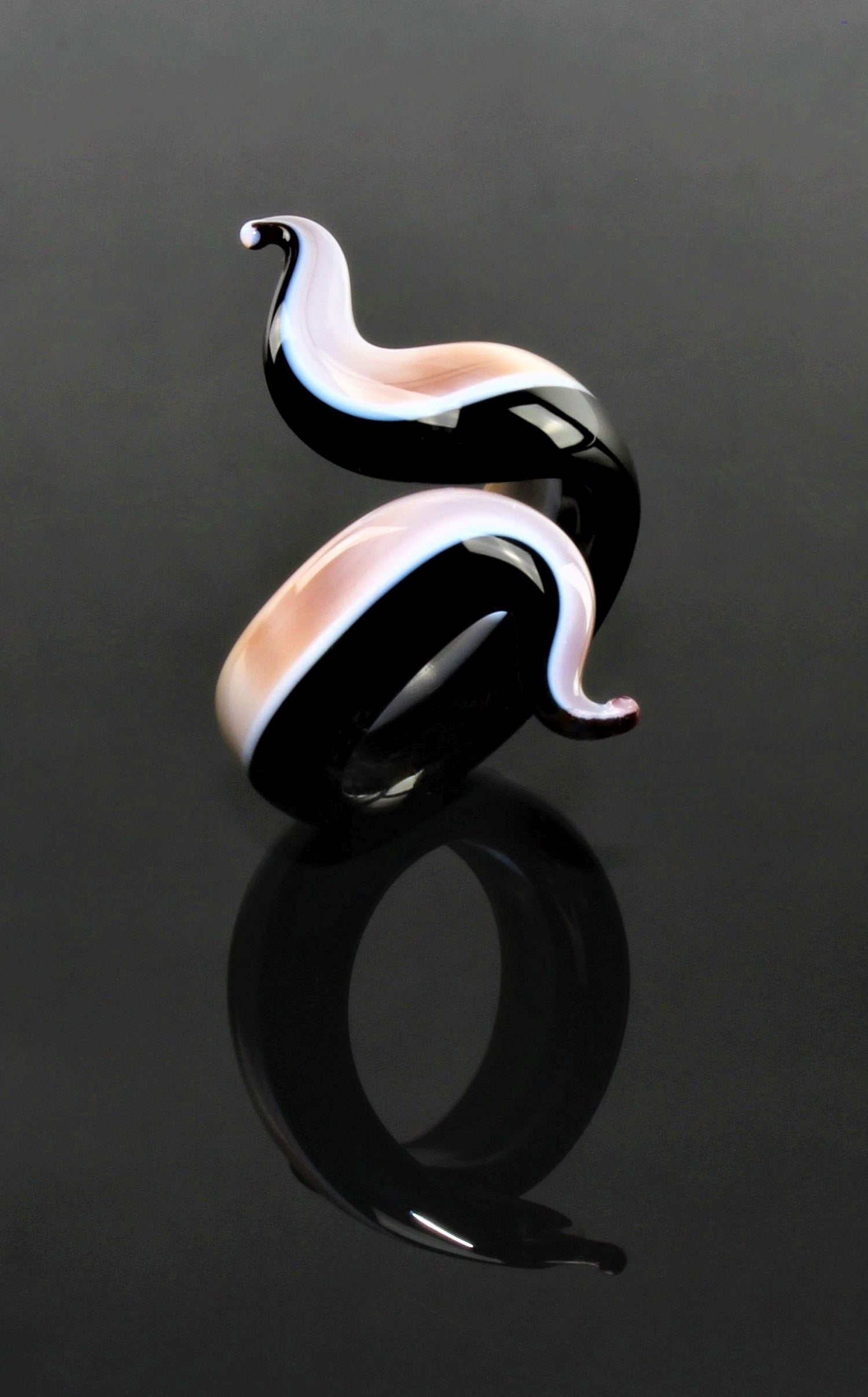 Anneau "Eva", noir-nougat, verre borosilicaté