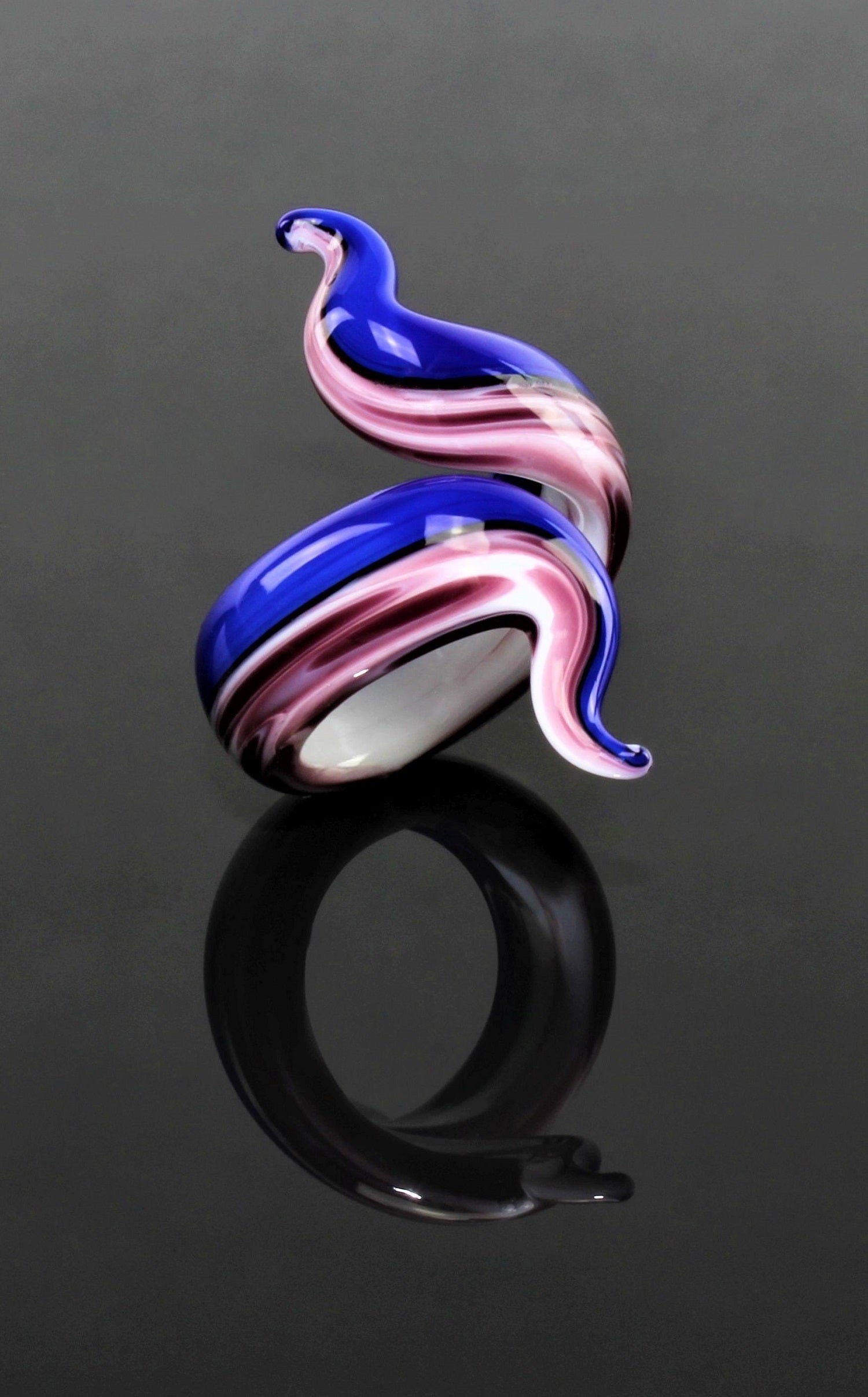 Anello "Eva", vetro borosilicato marmorizzato cobalto
