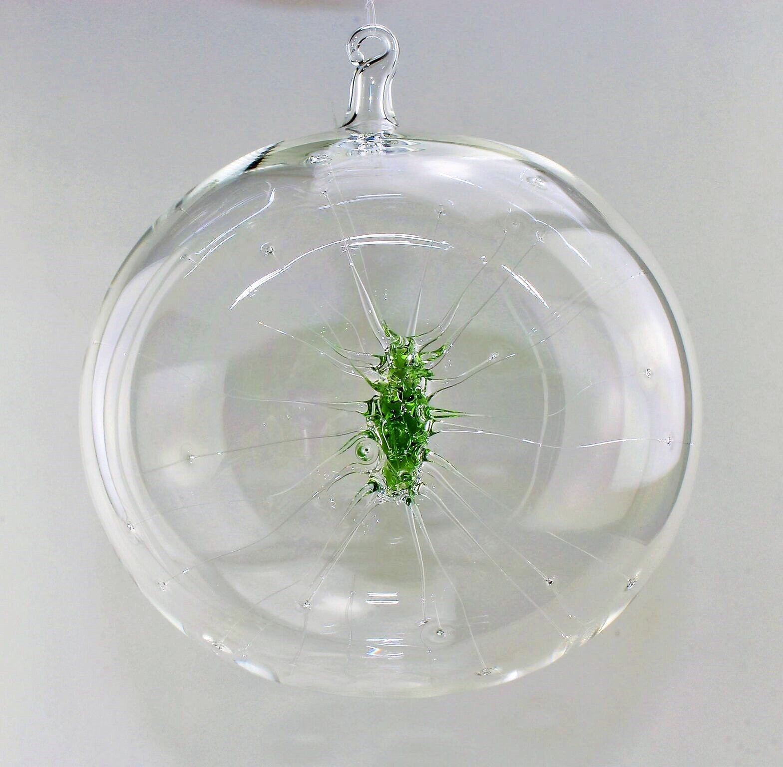 Boule araignée vert mousse