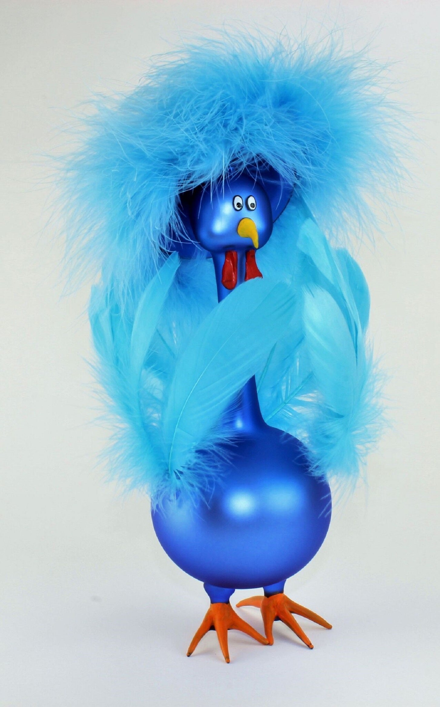 Tacchino "Missis Dafne" con cappello, boa e piume, blu