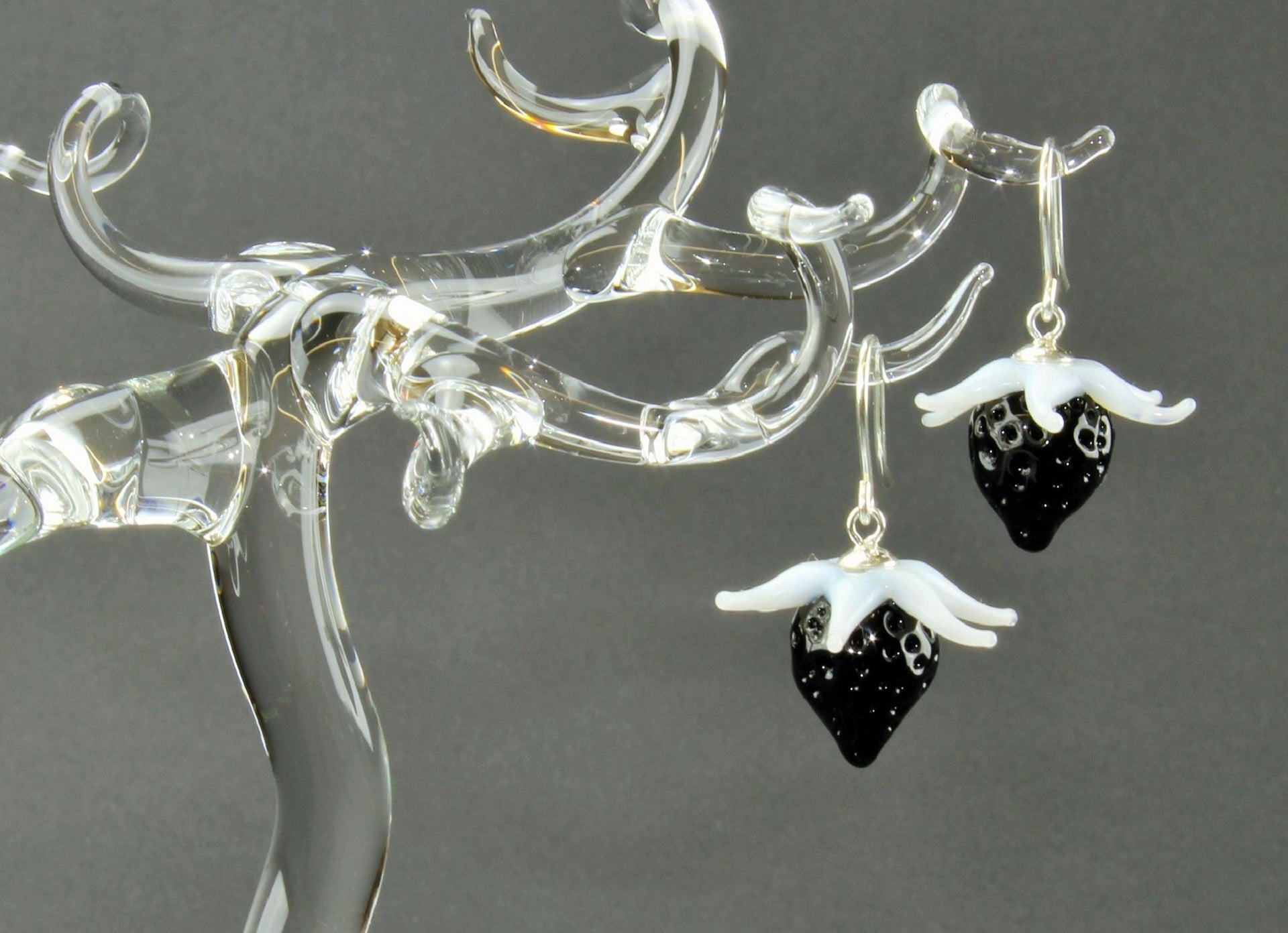 Orecchini nero fragola, argento 925/000