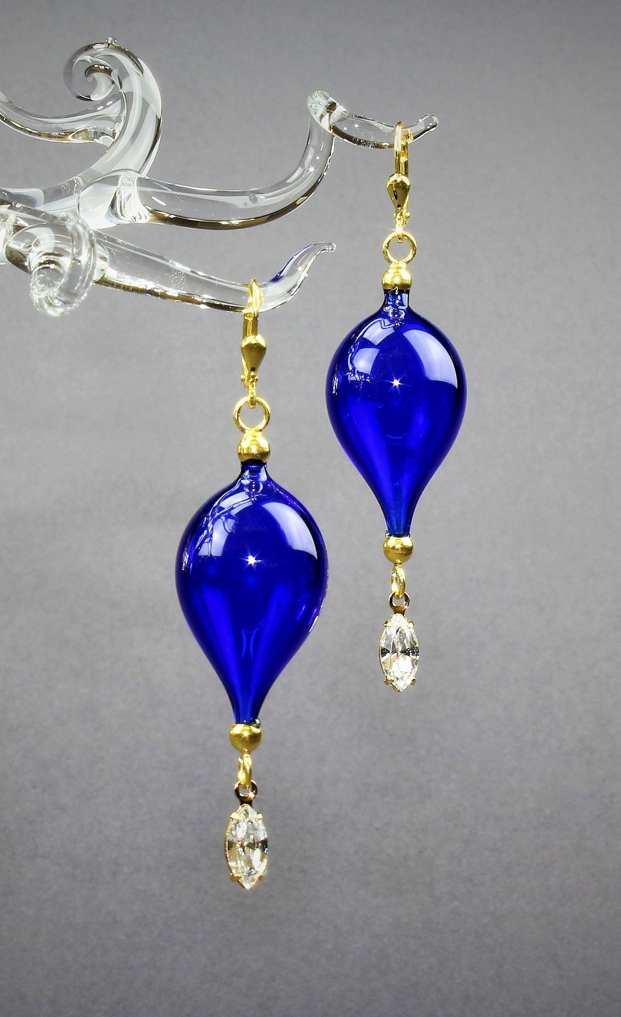 Boucles d'oreilles goutte avec cristal / bleu royal , argent 925/000 plaqué or