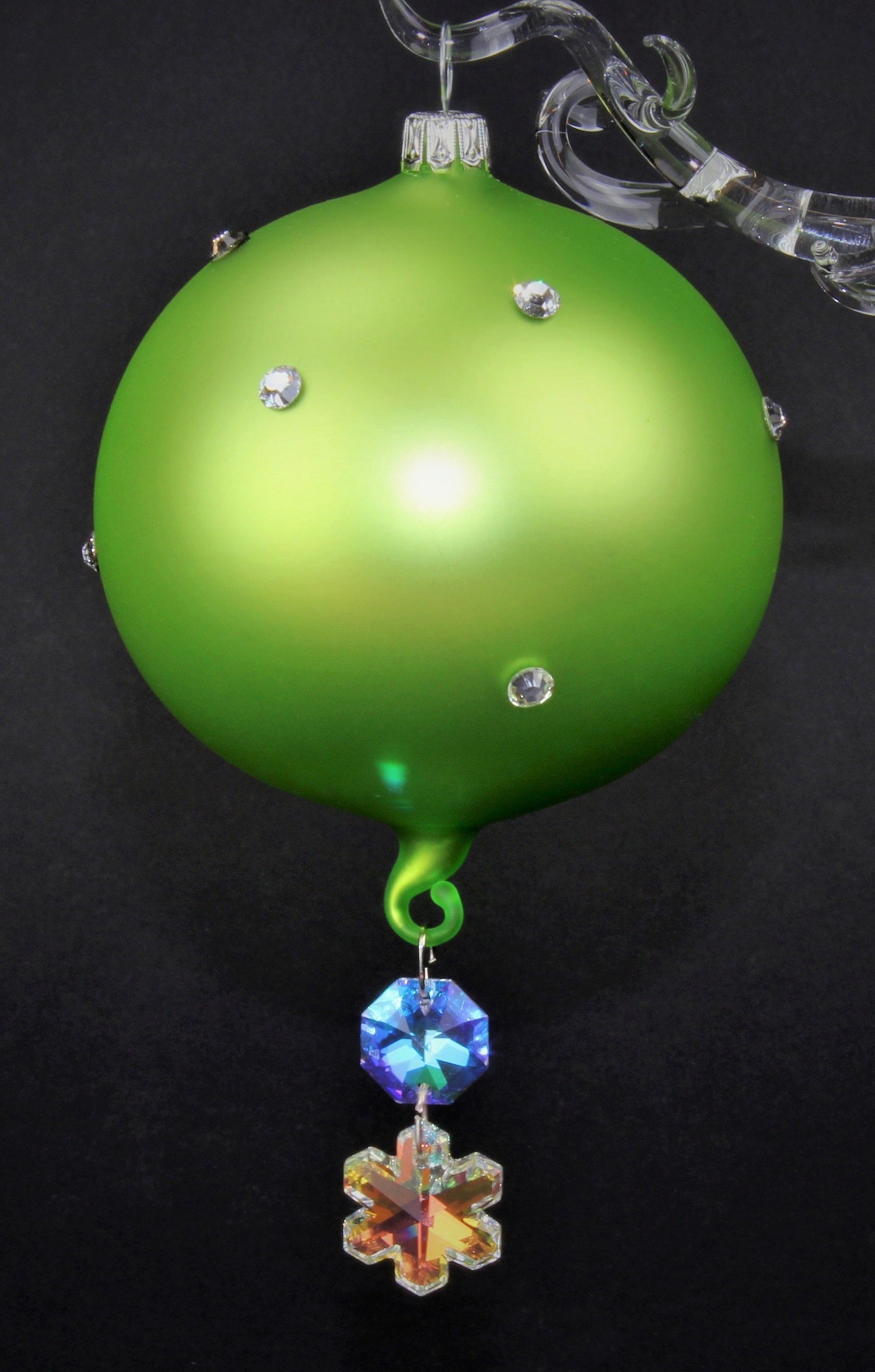 Christmas Ornaments mit Kristallen in verschiedenen Farben