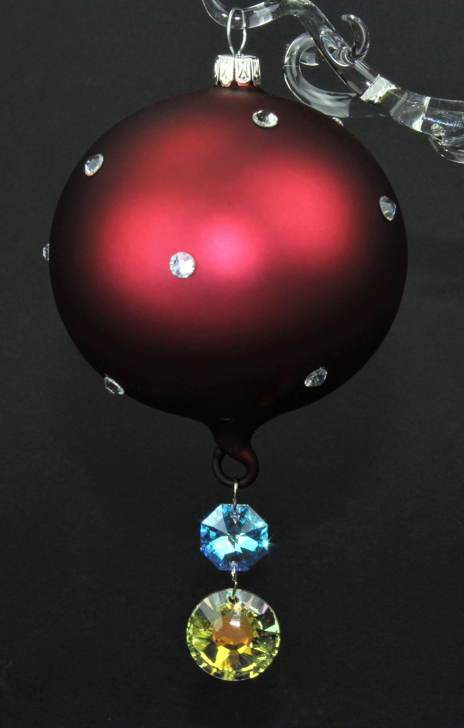 Christmas Ornaments mit Kristallen in verschiedenen Farben