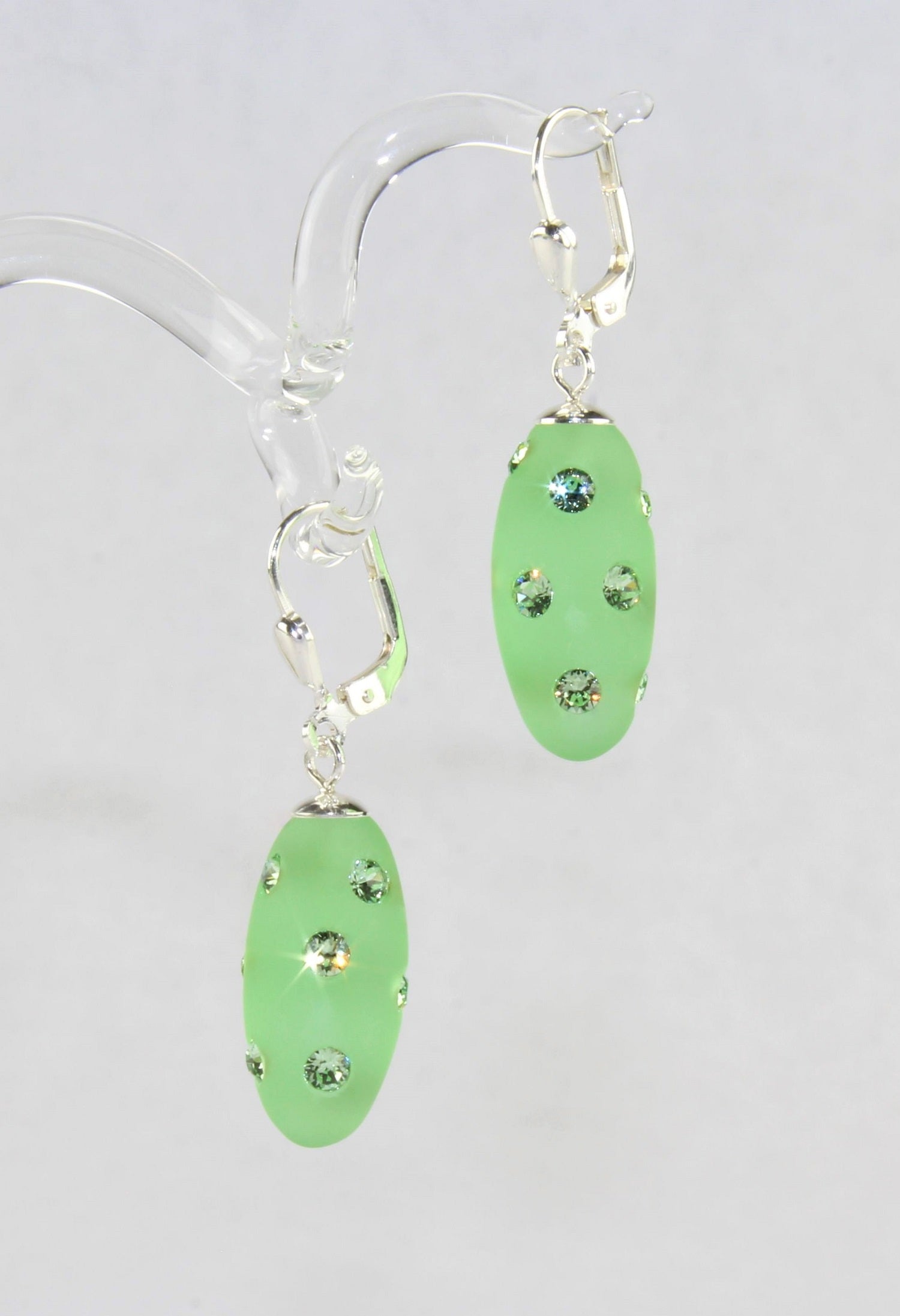 Ohrringe "Olive" , matt  , Borosilikatglas, 925/000 Silber rhodiniert